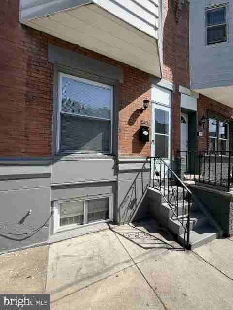 2059 Mercy St - Photo 2 of 26