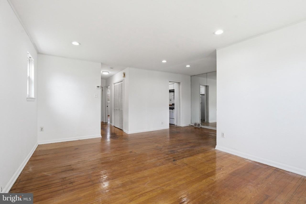 3953 Lankenau Ave #B - Photo 3 of 13