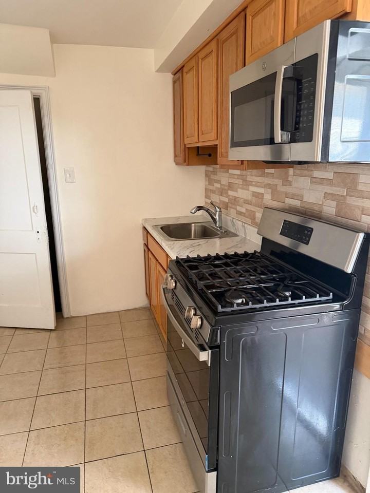 4103 I St - Photo 3 of 16