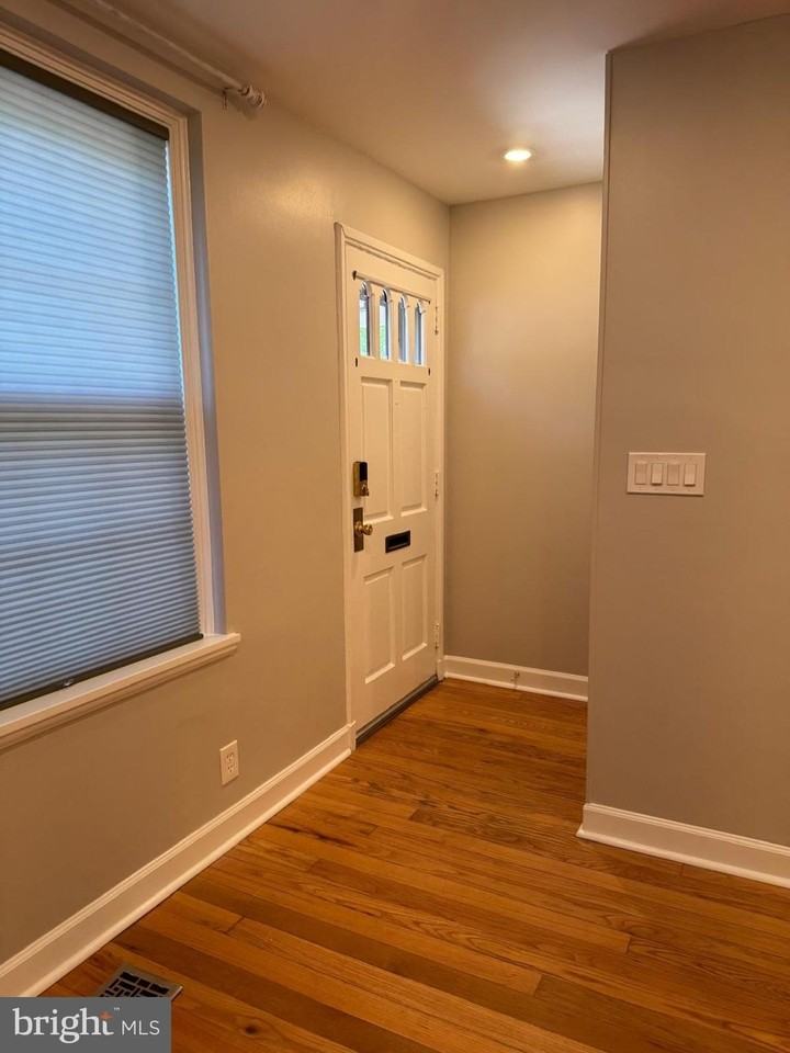3064 S Buchanan St - Photo 2 of 41