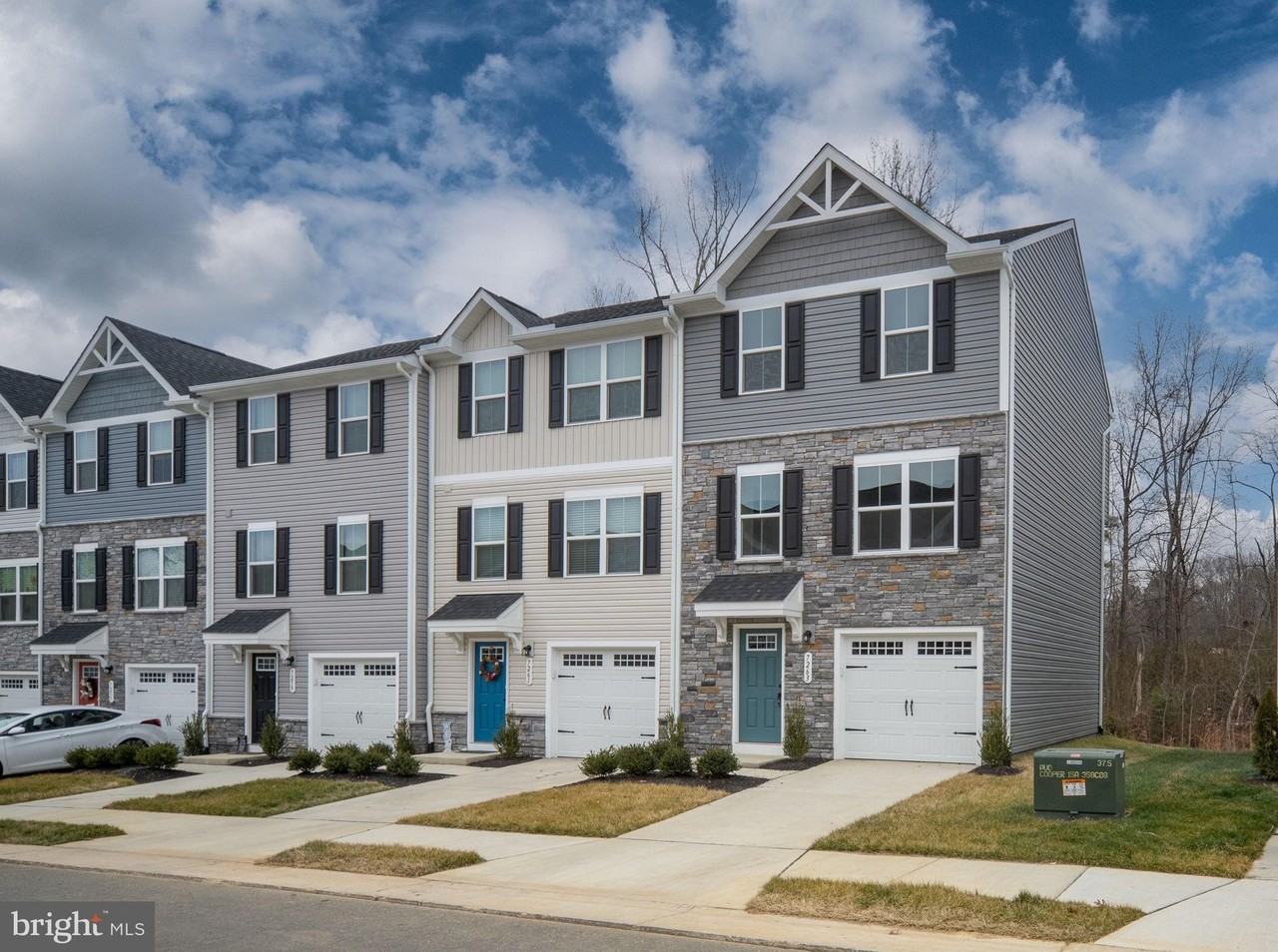7263 Congressional Cir - Photo 4 of 50