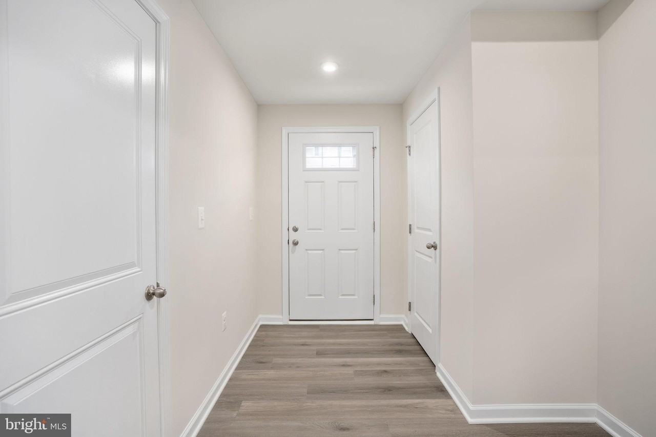 7263 Congressional Cir - Photo 6 of 50