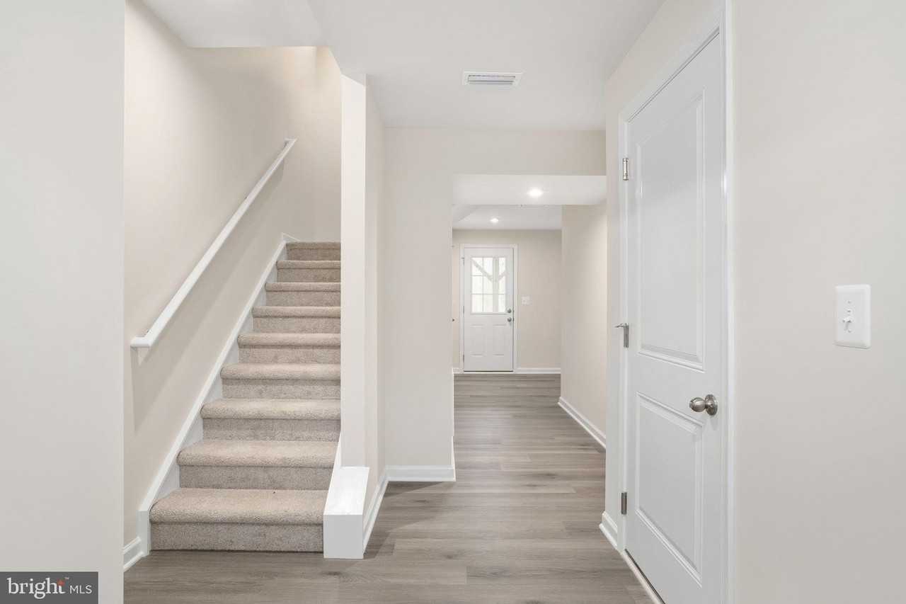 7263 Congressional Cir - Photo 7 of 50