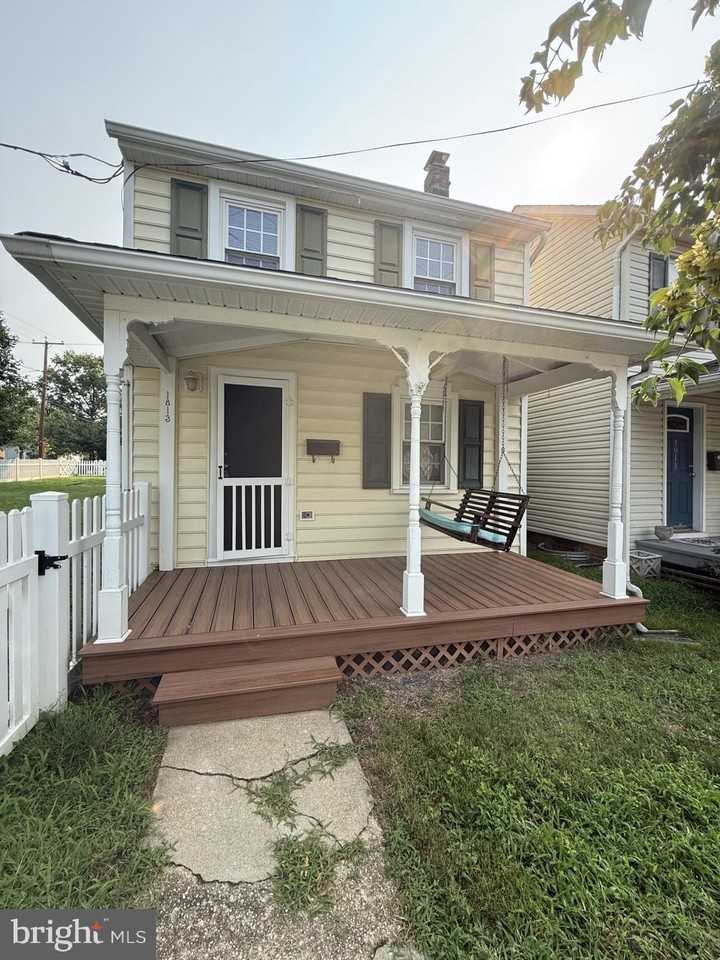 1813 Washington Ave - Photo 3 of 25