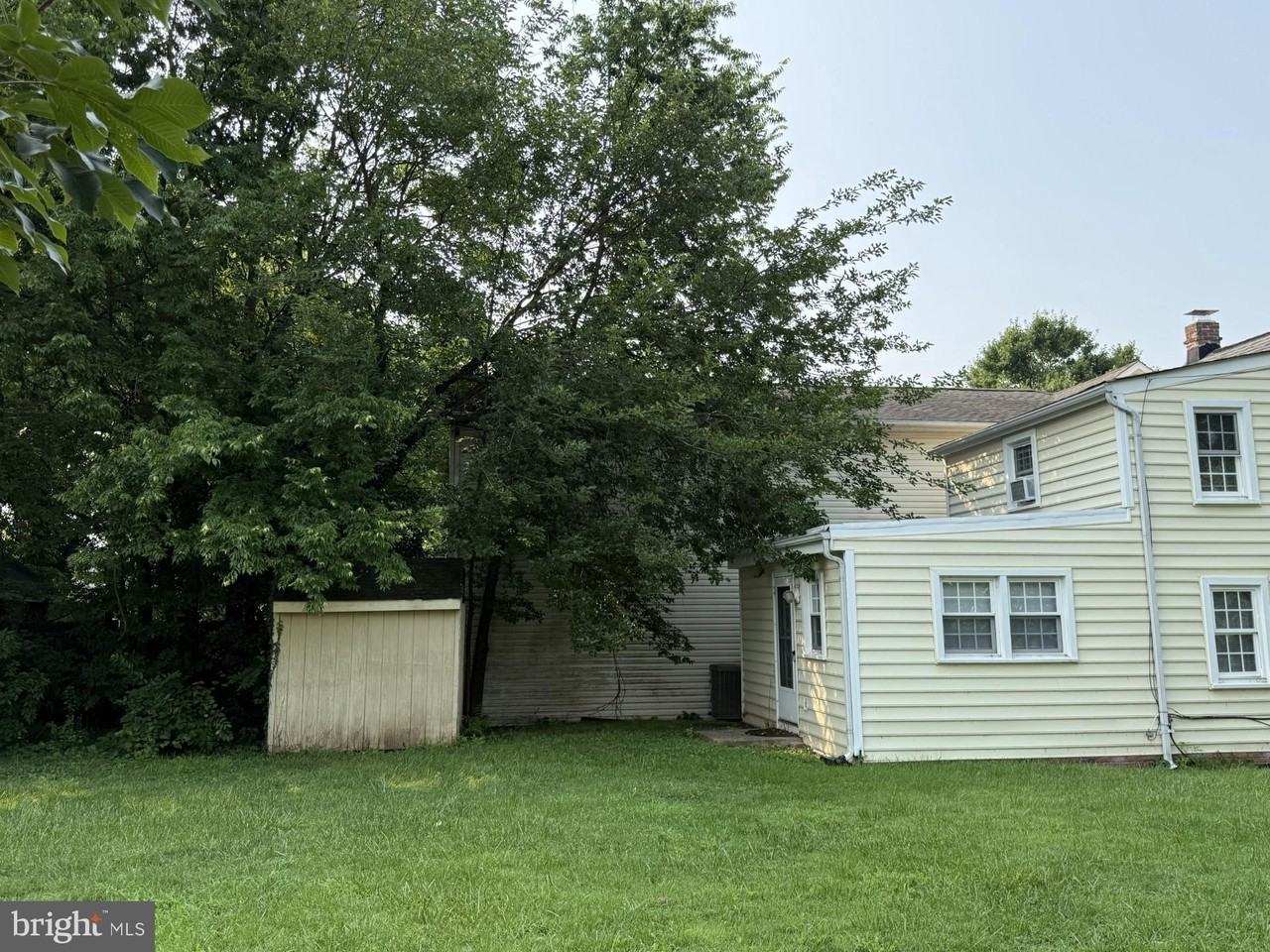 1813 Washington Ave - Photo 7 of 25
