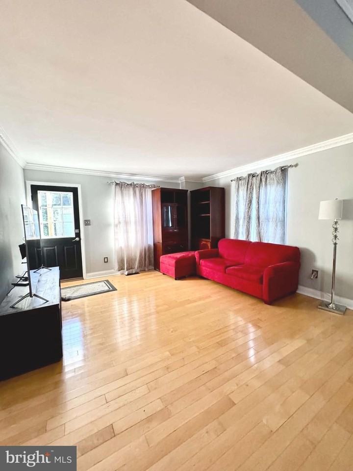 10931 Park Rd - Photo 3 of 26