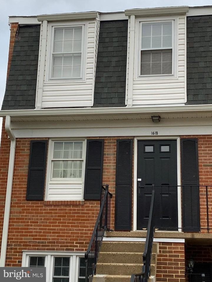 161-B Leeds Ct W