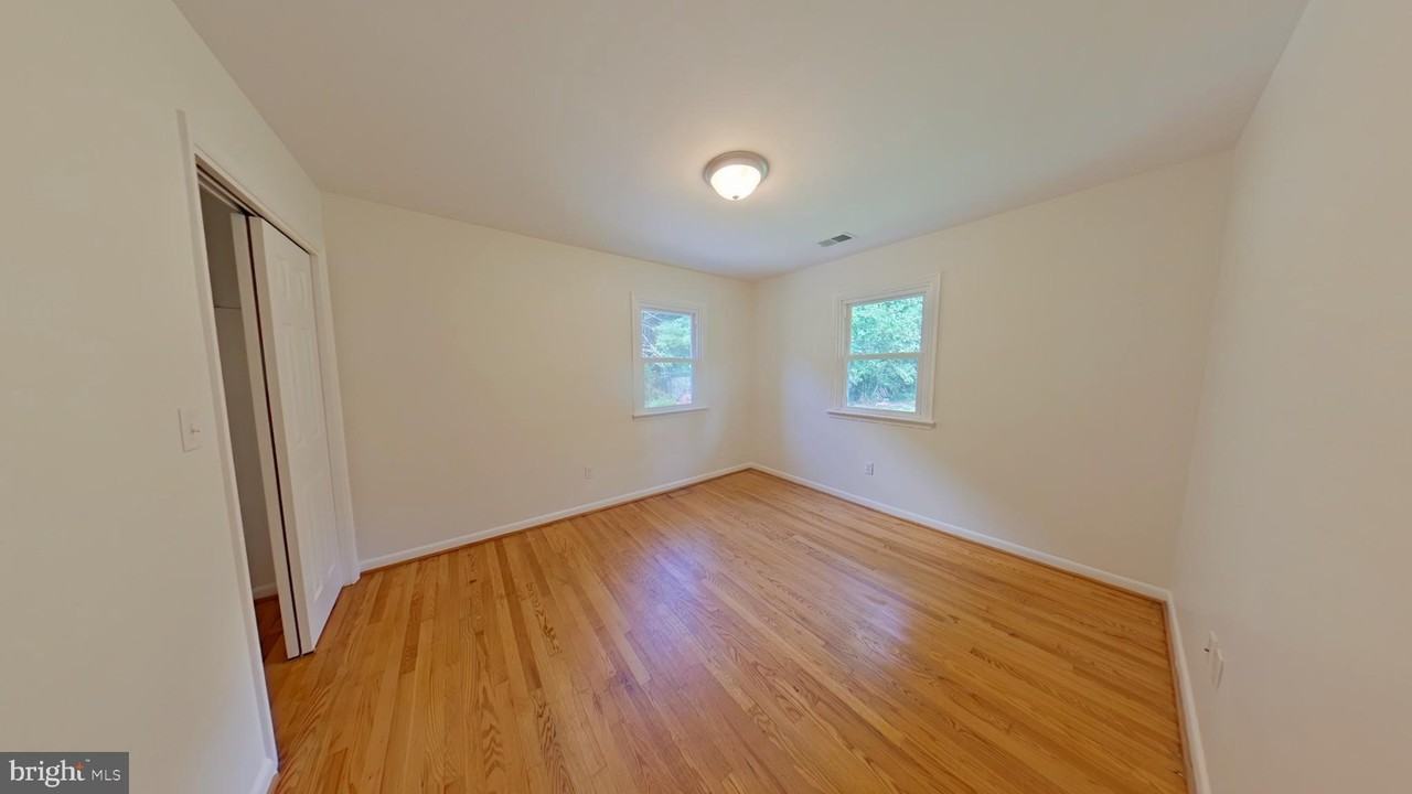 5069 Middle Rd - Photo 7 of 13