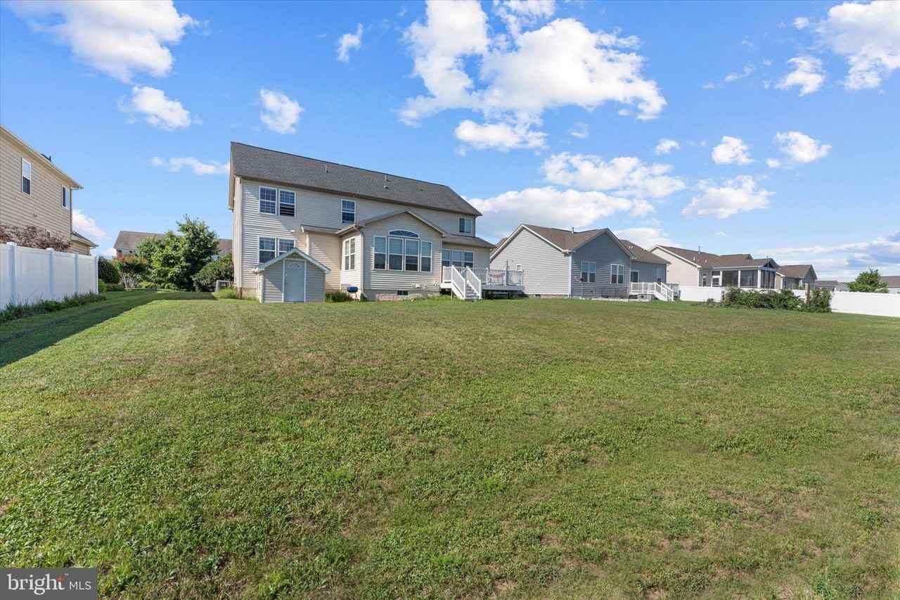 217 Bridgewater Dr - Photo 2 of 20