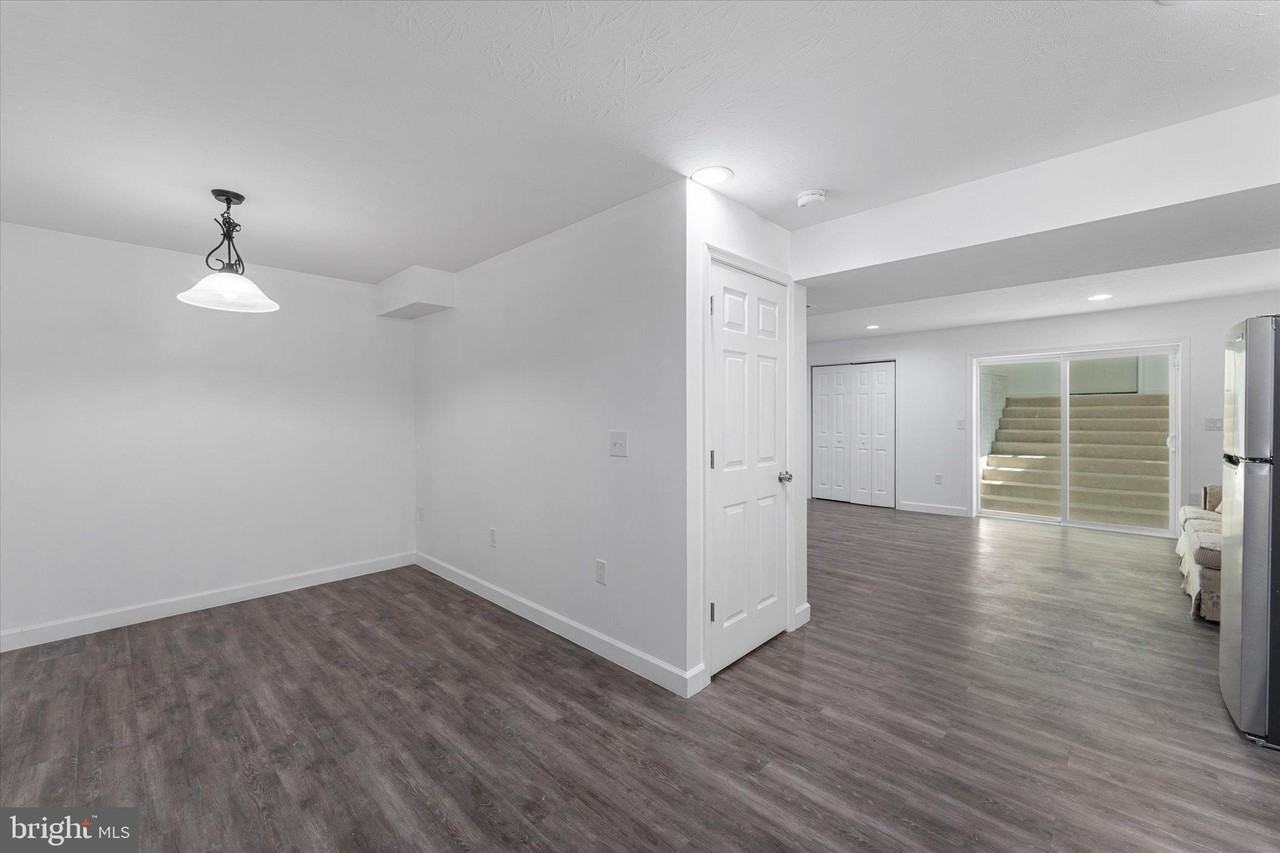 217 Bridgewater Dr - Photo 3 of 20