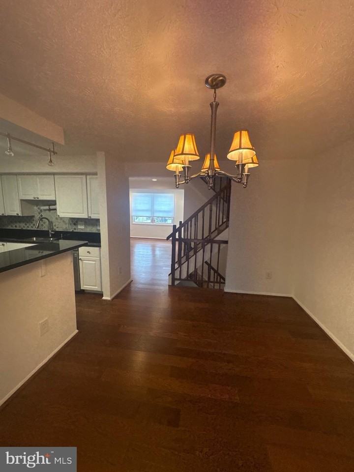 7881 Tyson Oaks Cir - Photo 6 of 18
