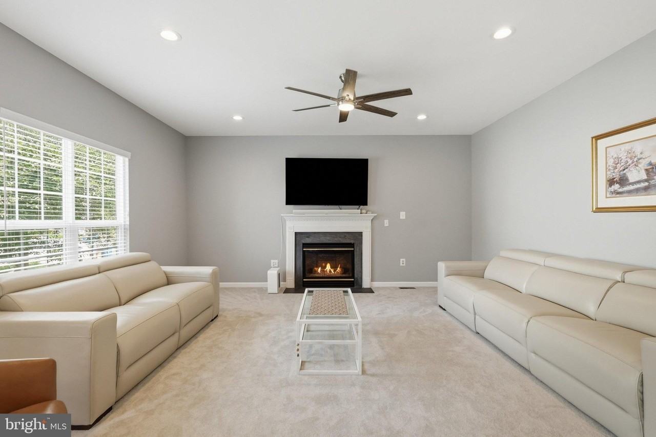 3738 Freehill Ln - Photo 7 of 50