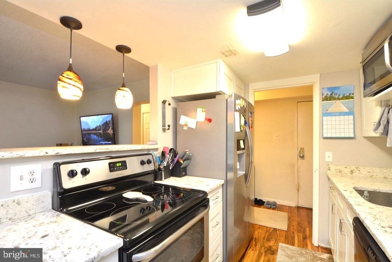 11643 Stoneview Sq #2B - Photo 2 of 12