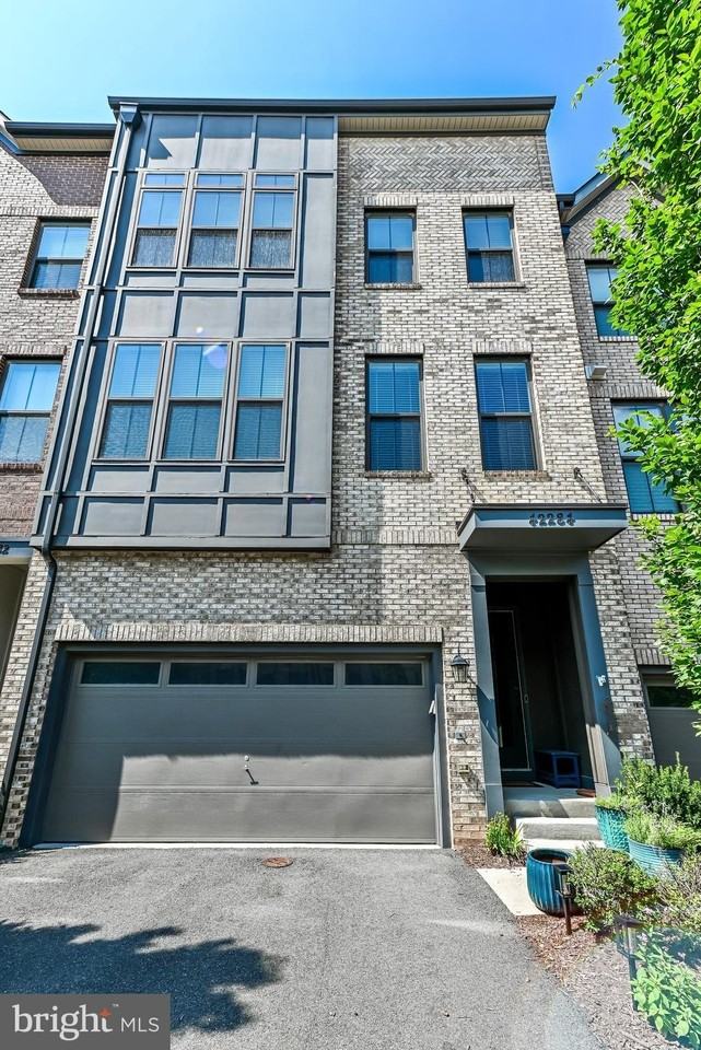 42284 Crawford Ter - Photo 2 of 40