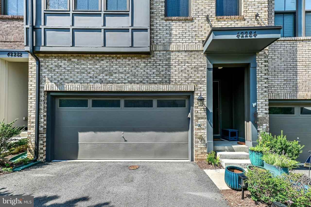42284 Crawford Ter - Photo 5 of 40