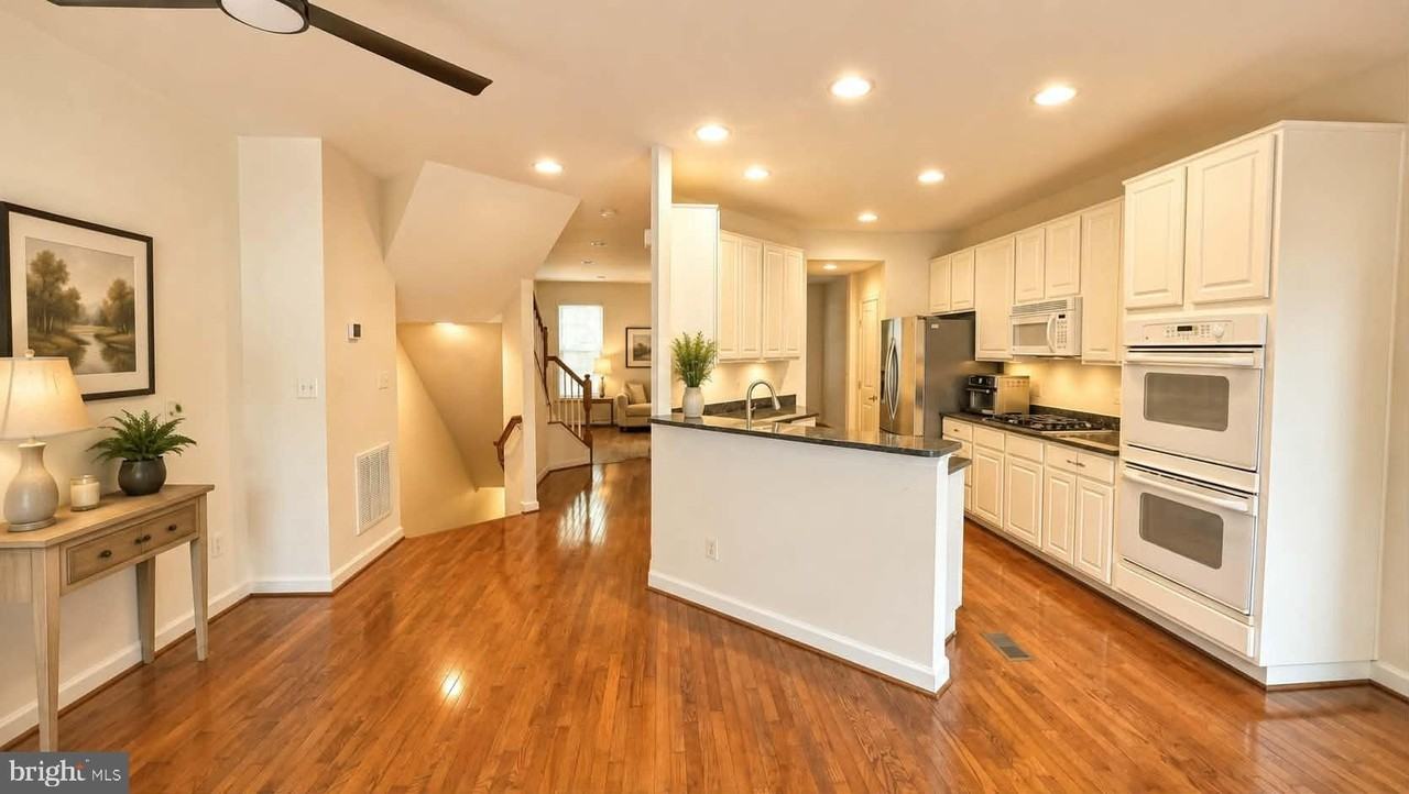 9147 Cascade Falls Dr - Photo 3 of 17
