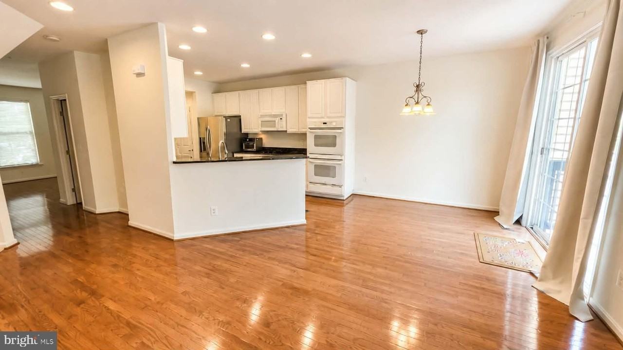 9147 Cascade Falls Dr - Photo 4 of 17