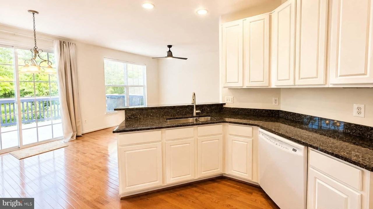 9147 Cascade Falls Dr - Photo 5 of 17