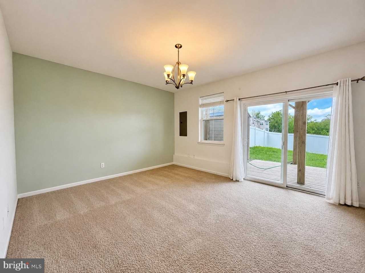 4811 Hicks Dr - Photo 3 of 29