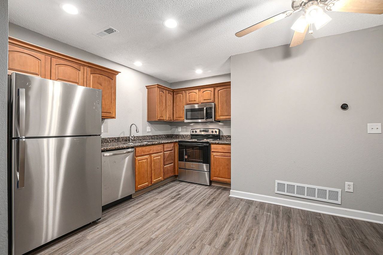 10522 E 45th Pl #10522 - Photo 6 of 23