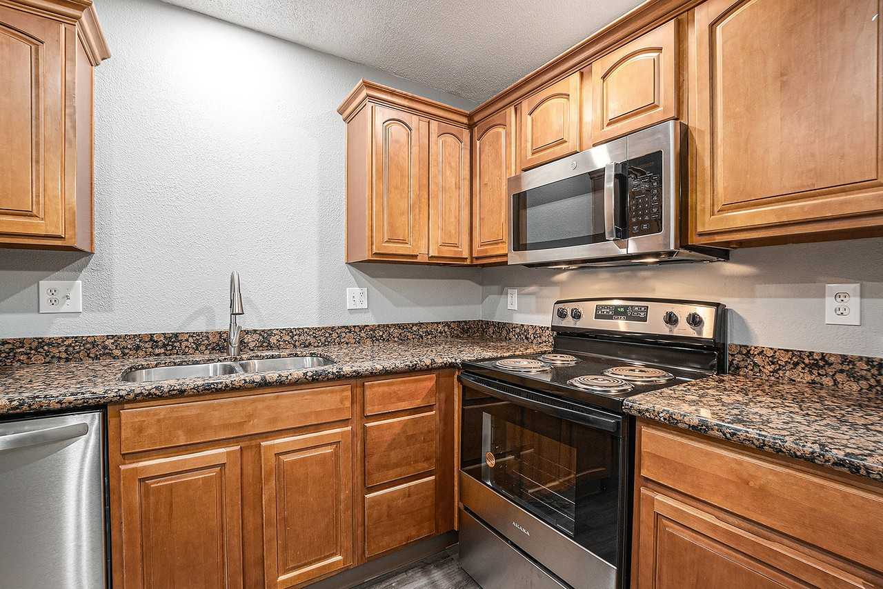 10522 E 45th Pl #10522 - Photo 7 of 23