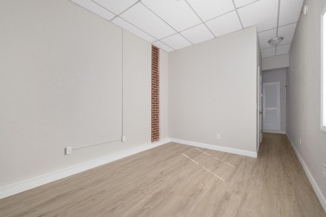 2908 Bloomingdale Rd #1 - Photo 7 of 11