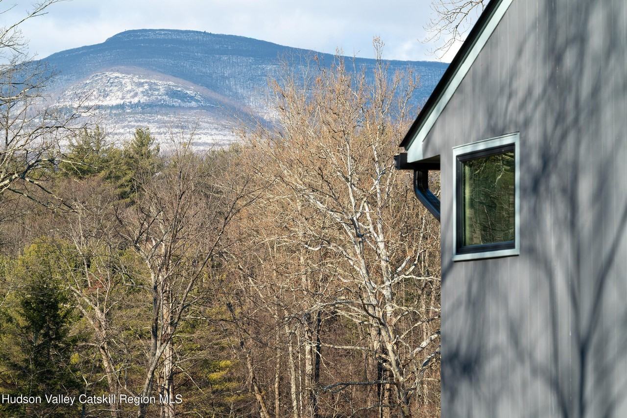 324 Fishcreek Rd - Photo 2 of 13