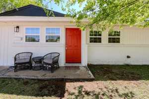 featured image of 1421 New Haven Rd