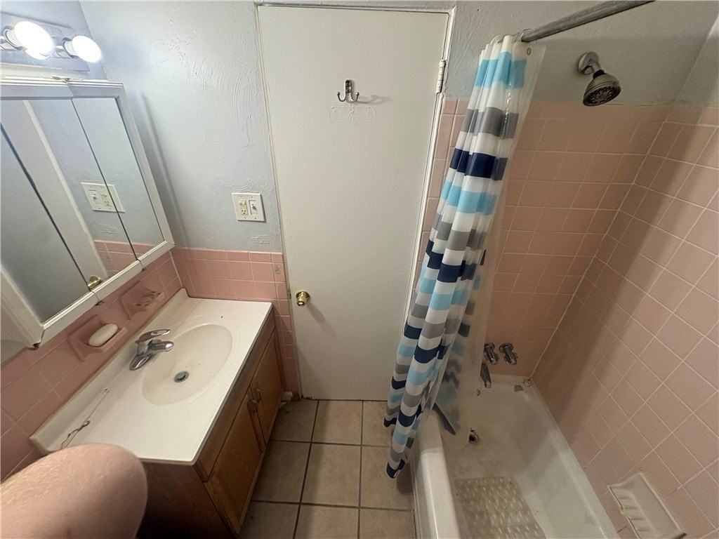 1 Pennridge Ct #4 - Photo 3 of 9