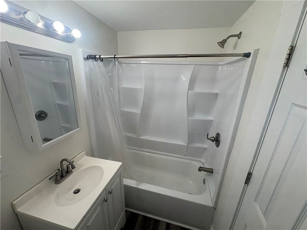 421 Ohio Ave #3 - Photo 6 of 9