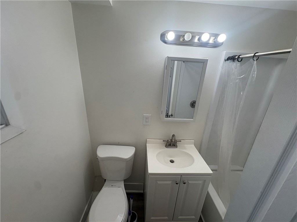421 Ohio Ave #3 - Photo 7 of 9