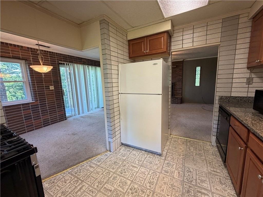 735 Athalia St #2 - Photo 3 of 15