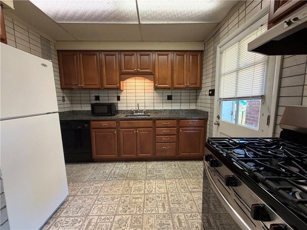 735 Athalia St #2 - Photo 5 of 15
