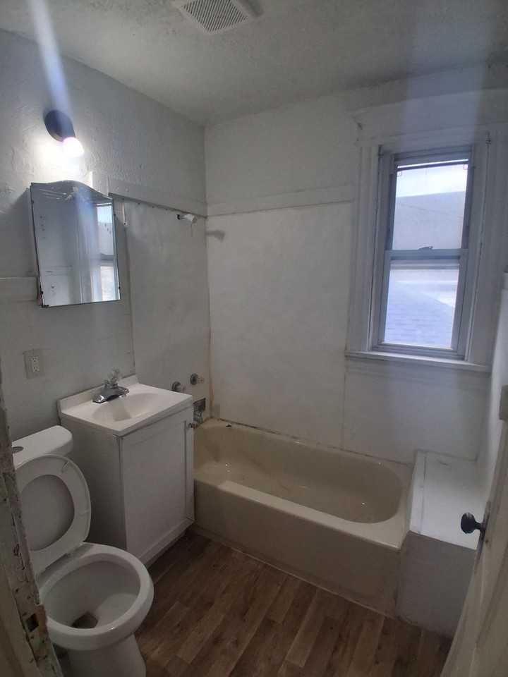 1231A W Windlake Ave #1231A - Photo 3 of 5