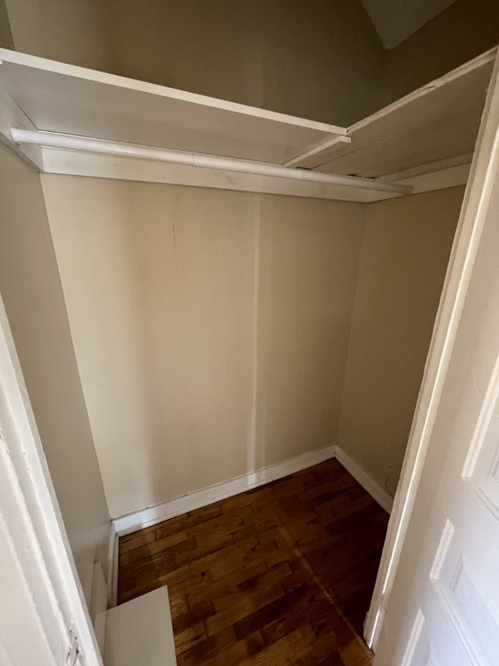 906 Linden Grove Ave #904 - Photo 6 of 10