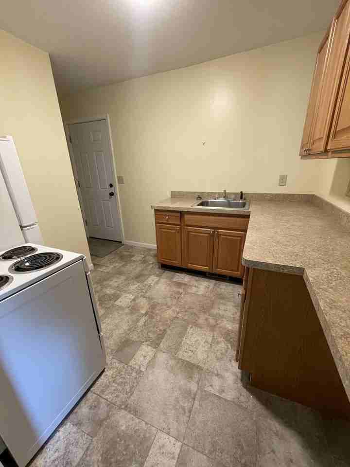 906 Linden Grove Ave #904 - Photo 7 of 10