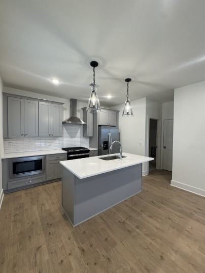 504 Edwin St #1 - Photo 3 of 19