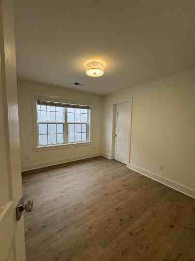 504 Edwin St #1 - Photo 6 of 19