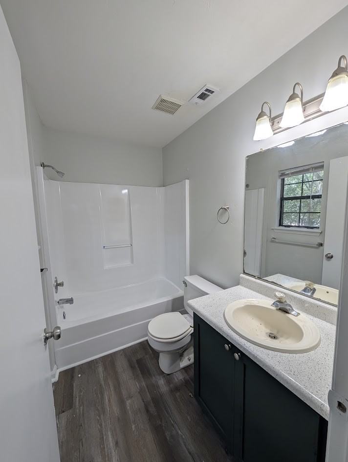 2348 Horne AvenueApt 6 #6 - Photo 6 of 9