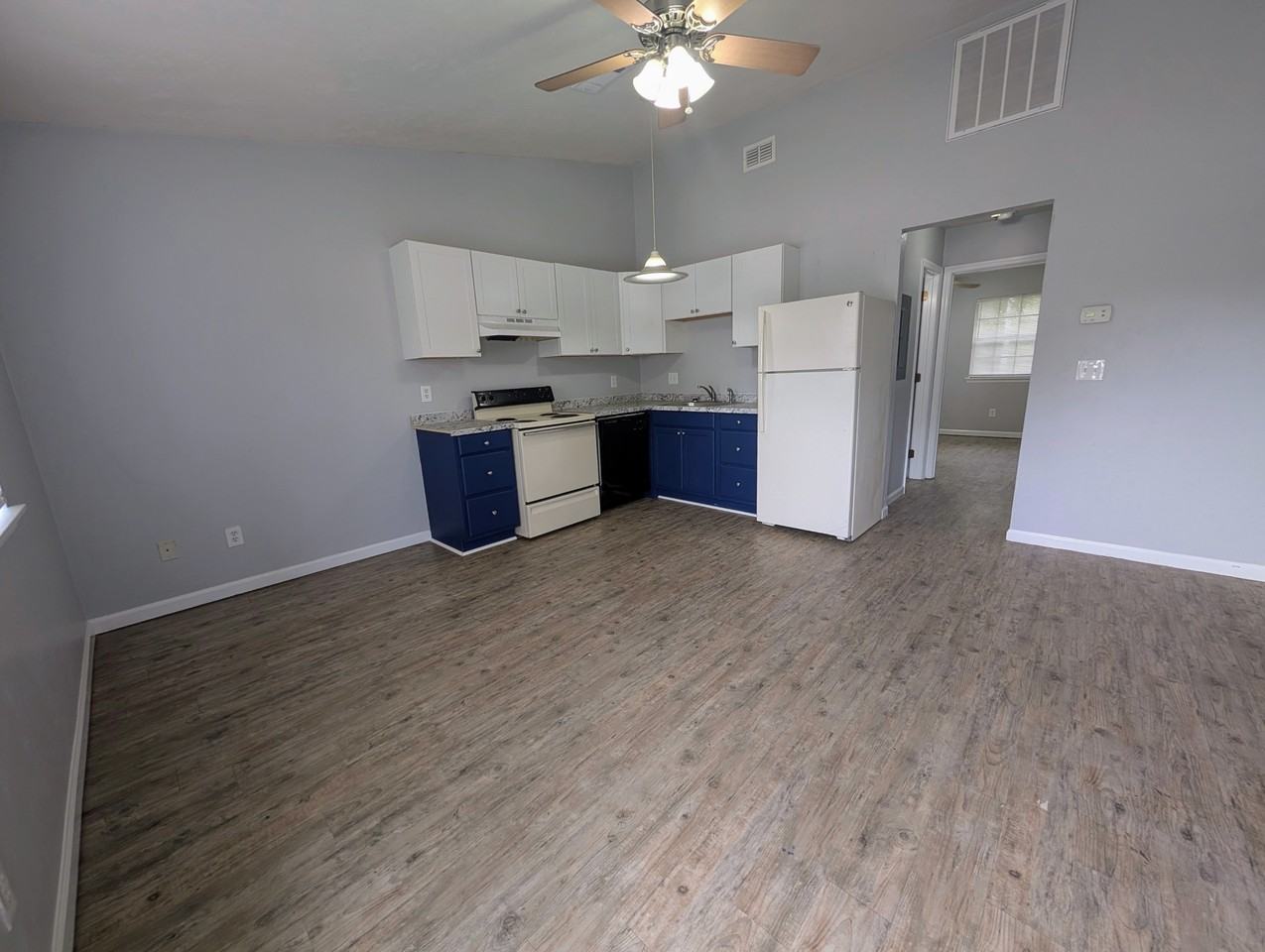 1235 Continental Ct #1 - Photo 4 of 8
