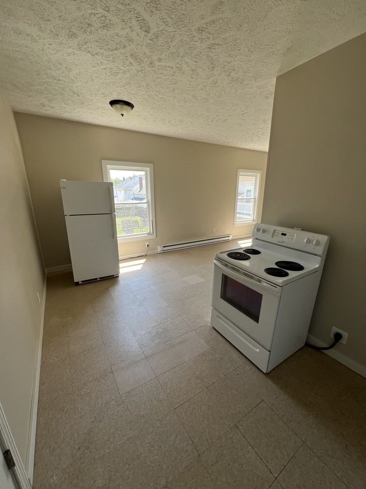 914 Dartmouth Ave Sw #3 - Photo 3 of 9
