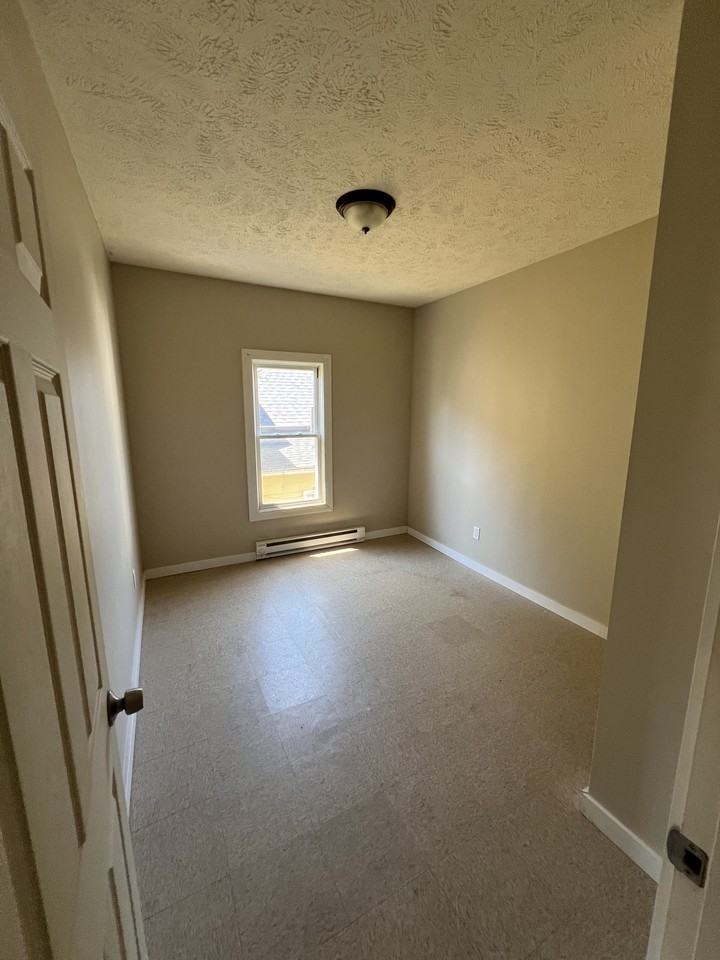 914 Dartmouth Ave Sw #3 - Photo 6 of 9
