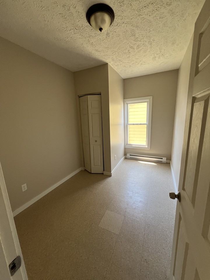 914 Dartmouth Ave Sw #3 - Photo 7 of 9