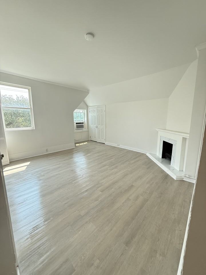 4401 Danneel St #3-1 - Photo 6 of 10
