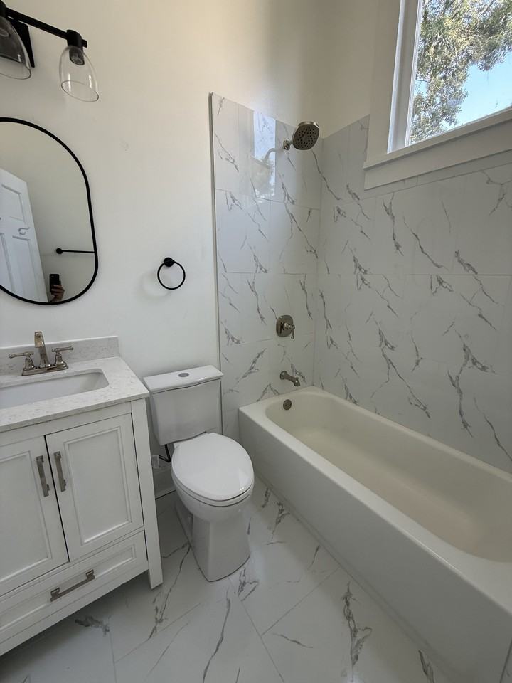 4419 Coliseum St #C - Photo 6 of 16