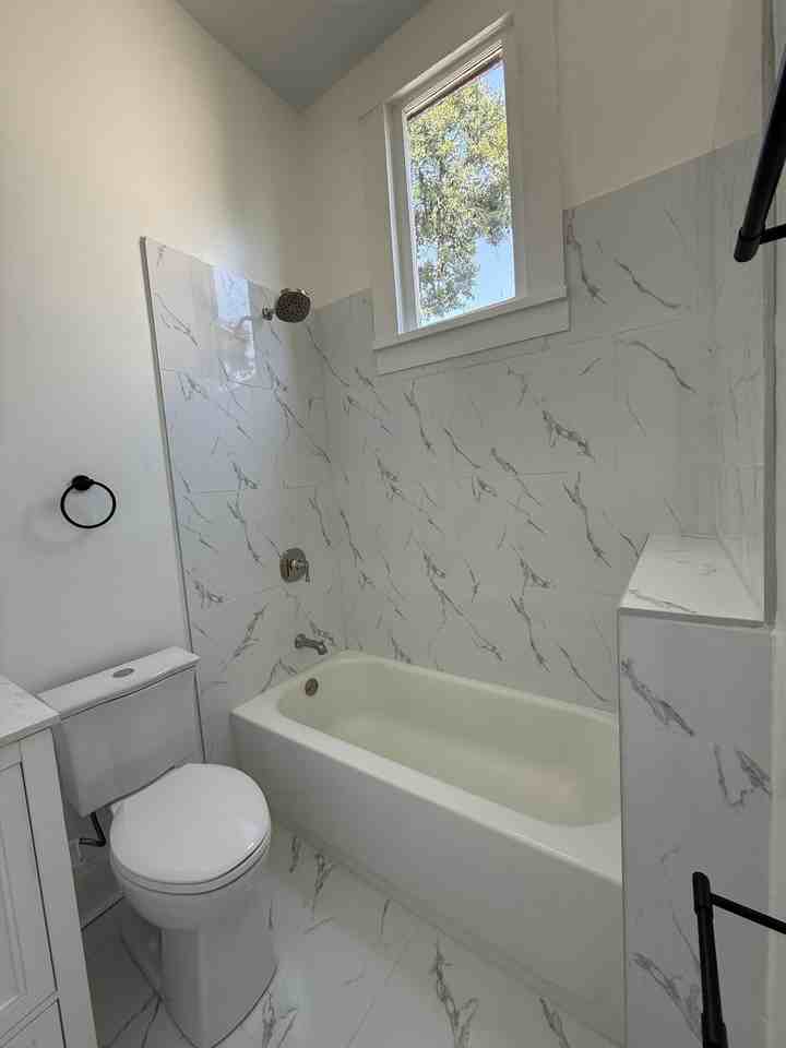 4419 Coliseum St #C - Photo 7 of 16