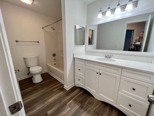 20 Hamiltons Harbor Dr #20-838 - Photo 6 of 8