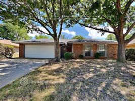 featured image of 2512 Bayberry Ln