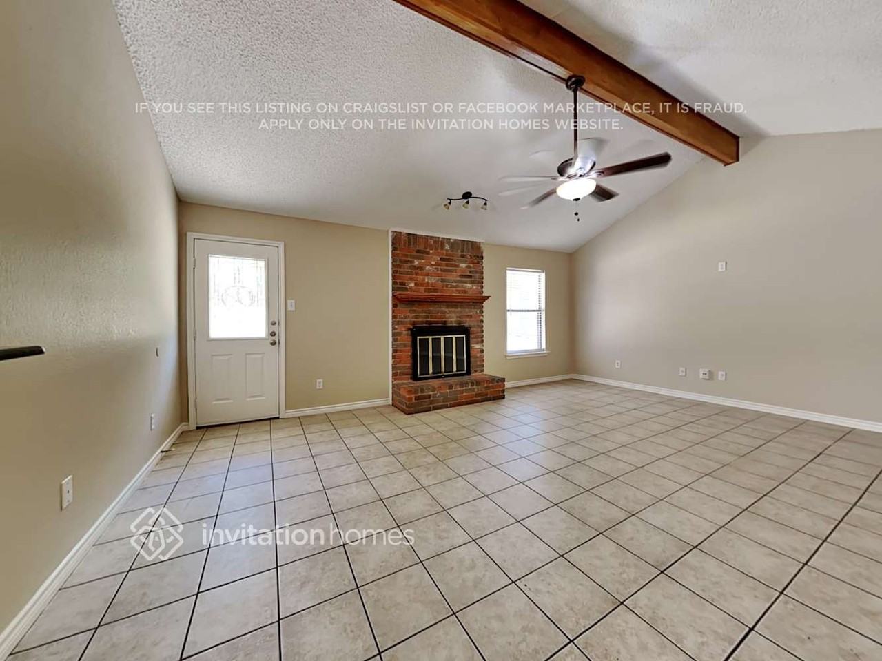2512 Bayberry Ln - Photo 3 of 16