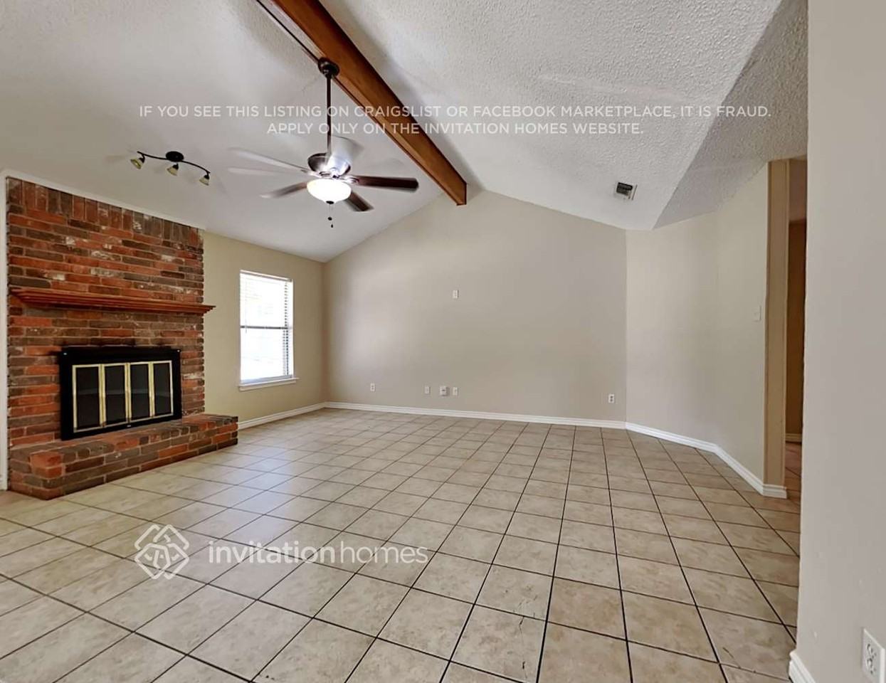 2512 Bayberry Ln - Photo 4 of 16